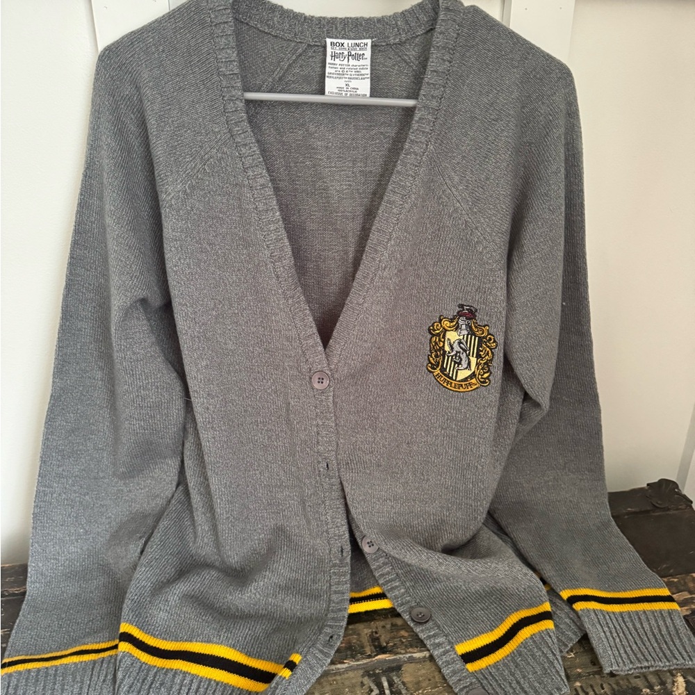 Hufflepuff Hogwarts Crest Cardigan- Grey